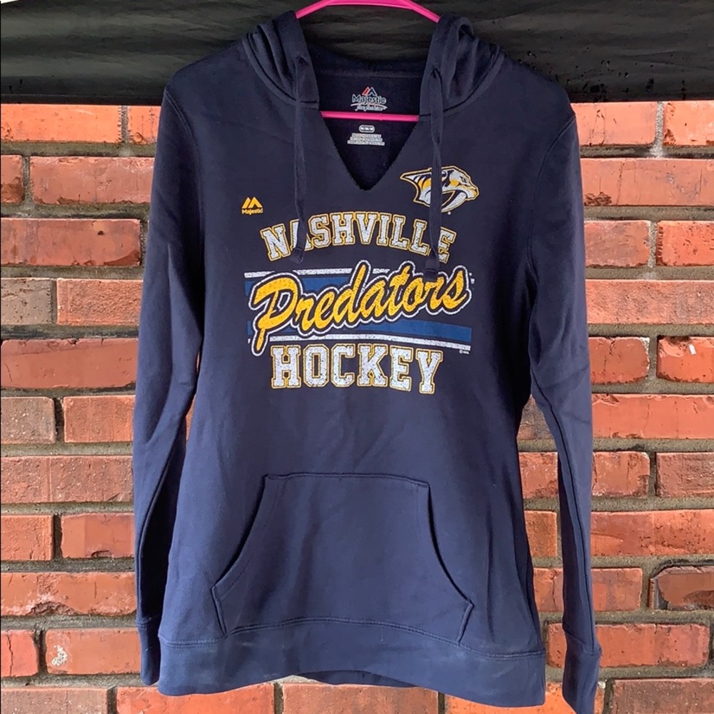 Women’s Nashville Predators hoodie